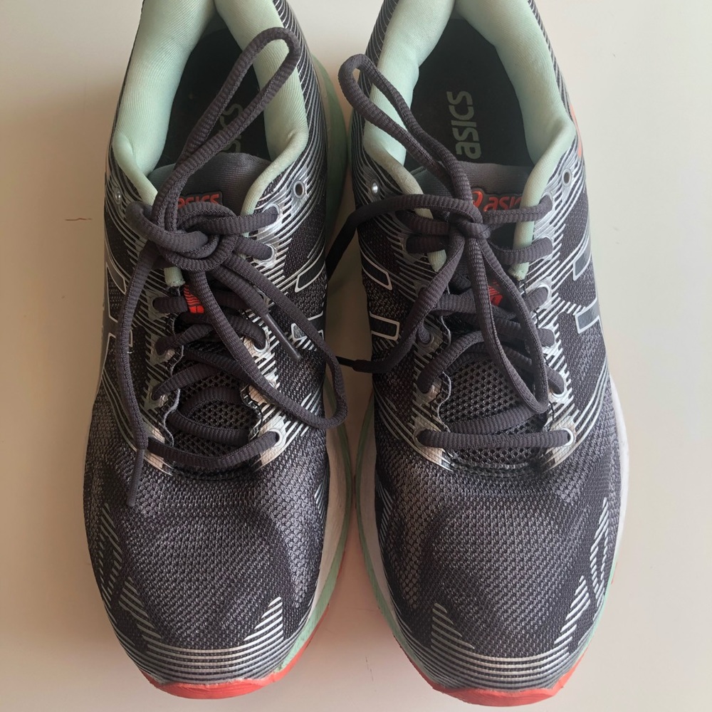 Women’s ASICS gel nimbus 19, Size 8.5